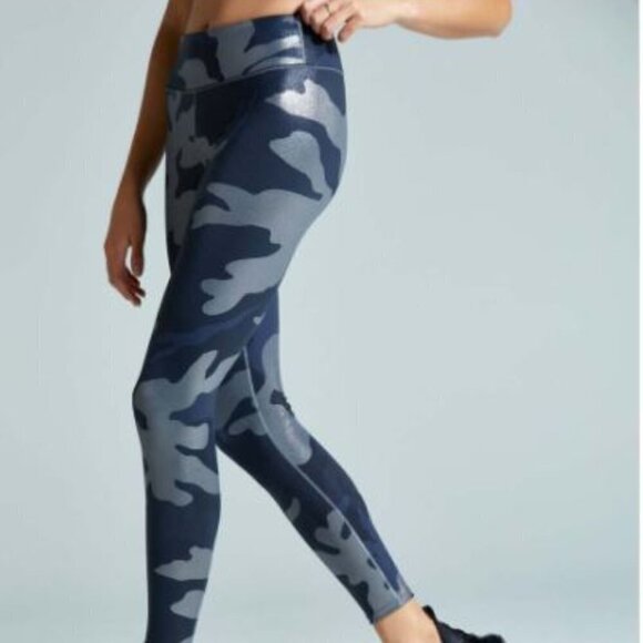 🎄Women’s Camo Leggings - Picture 2 of 9